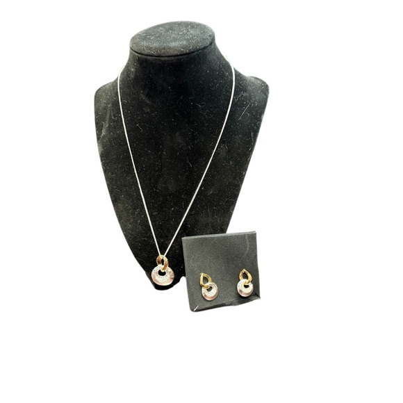 Avon two tone circle Necklace/earring gift set NIB vintage 2010 - Picture 1 of 9
